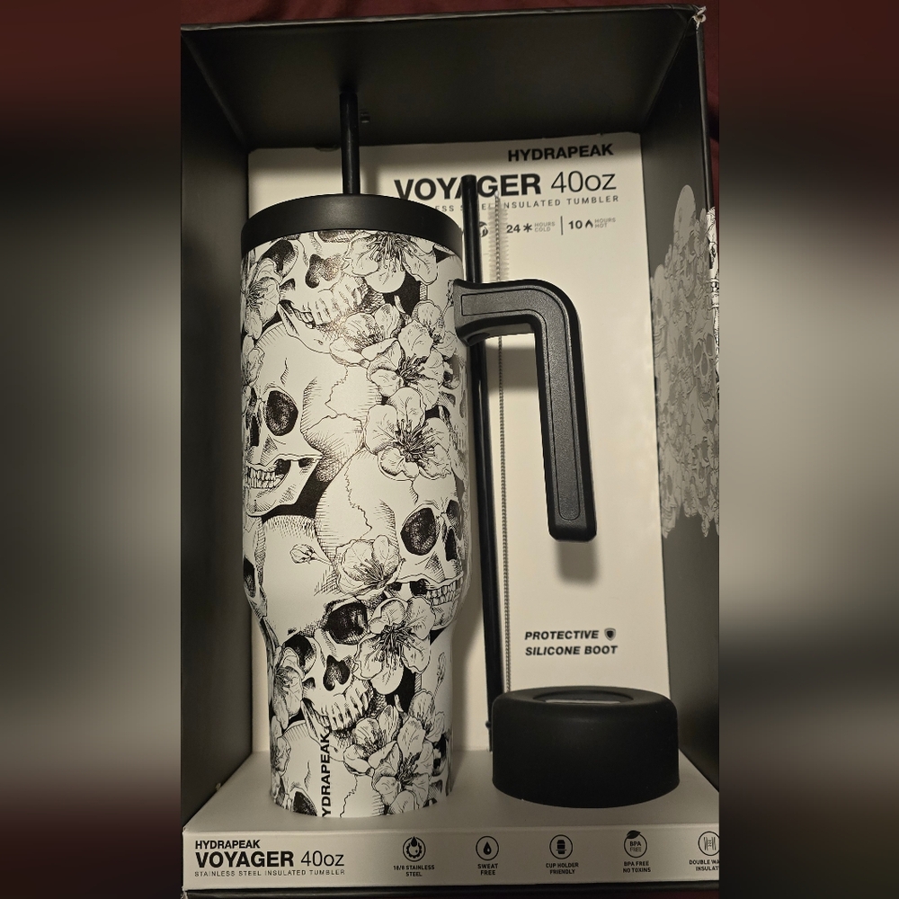 LIMITED EDITION HydraPeak Skull 40oz Tumbler w/ Lid, 2 straws, and silicon base